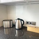 Schoen Wohnen ! Netflix Nespresso Kueche Parkplatz Garten アパート *