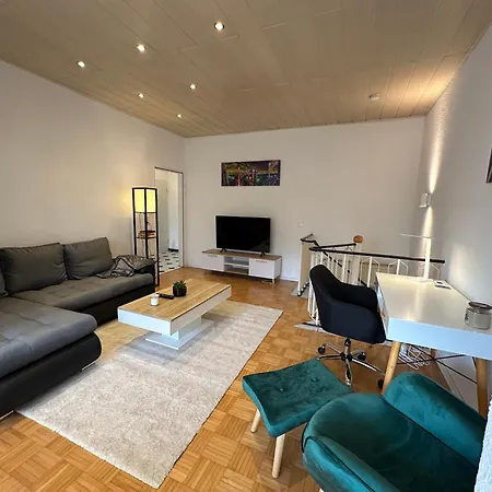 Schoen Wohnen ! Netflix Nespresso Kueche Parkplatz Garten Apartman Duisburg