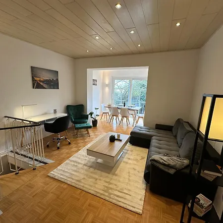 Schoen Wohnen ! Netflix Nespresso Kueche Parkplatz Garten شقة *