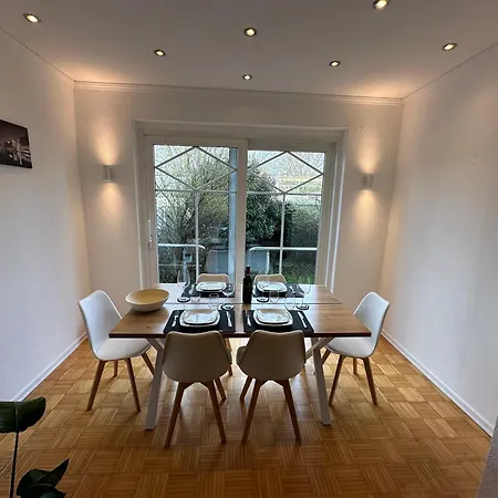 Schoen Wohnen ! Netflix Nespresso Kueche Parkplatz Garten Apartman *