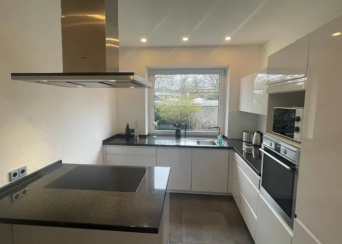 Schoen Wohnen ! Netflix Nespresso Kueche Parkplatz Garten Διαμέρισμα