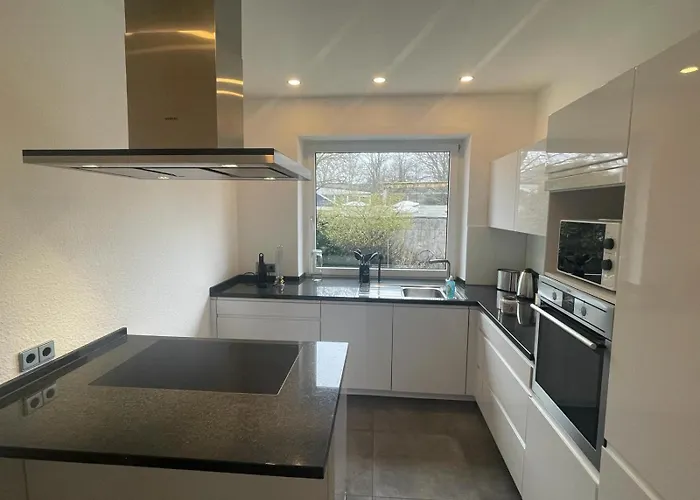 Schoen Wohnen ! Netflix Nespresso Kueche Parkplatz Garten Διαμέρισμα Ντούισμπουργκ