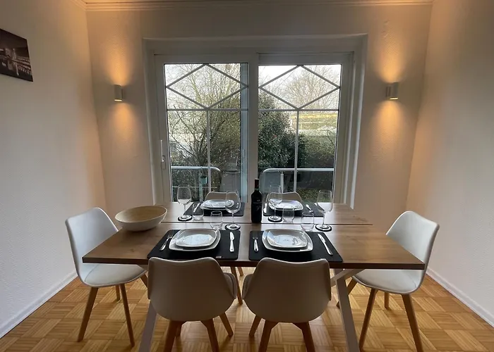 Schoen Wohnen ! Netflix Nespresso Kueche Parkplatz Garten Διαμέρισμα Ντούισμπουργκ