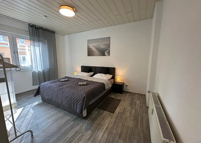 Schoen Wohnen ! Netflix Nespresso Kueche Parkplatz Garten * Ντούισμπουργκ